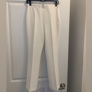 Oyster white, mini flare pants